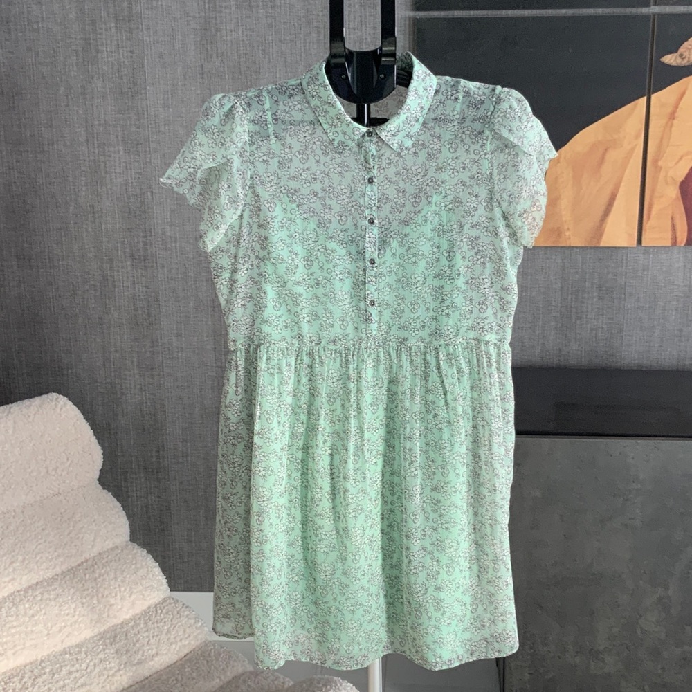 Abercrombie & Fitch Light Green Floral dress L